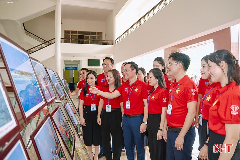 Triển lãm ảnh "Tôi yêu Tổ quốc tôi" của NSNA Nguyễn Thanh Hải (TP Hà Tĩnh) nằm trong khuôn khổ Đại hội Đại biểu Hội LHTN Việt Nam tỉnh Hà Tĩnh lần thứ VII, nhiệm kỳ 2024-2029 diễn ra từ ngày 11 - 12/9. 3-5499.jpg
