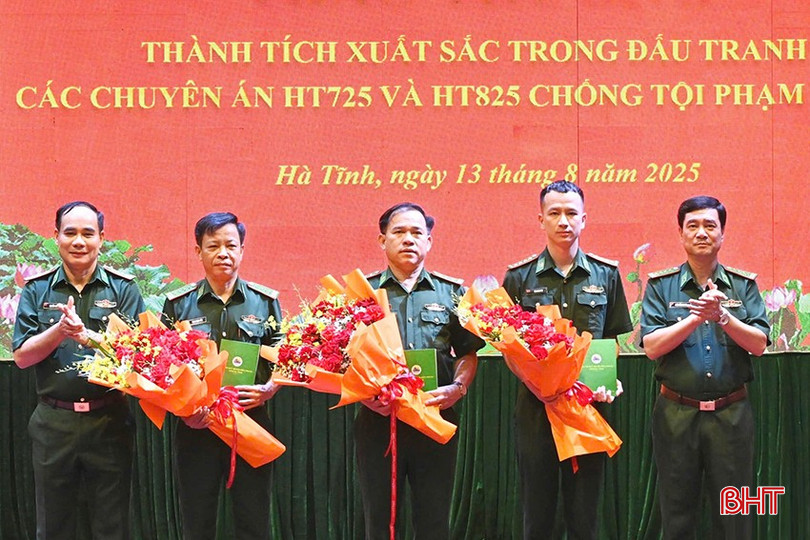 Các tập thể, cá nhân lập công đầu trong Chuyên án HT 825 được biểu dương, khen thưởng bqbht_br_image-8.jpg