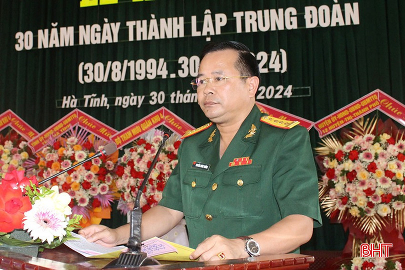 Đại tá Nguyễn Xuân Thắng - Chỉ huy trưởng Bộ CHQS sự tỉnh biểu dương và chúc mừng những thành tích mà Trung đoàn 841 đã đạt được trong 30 năm qua Ảnh 5.jpg