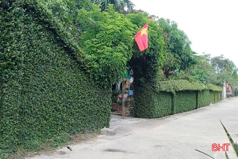 Những tháng cuối năm, người dân xã Hồng Lộc tập trung chỉnh trang cảnh quan thôn xóm để đón tết. bqbht_br_hong-loc-1.jpg