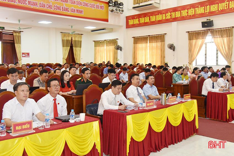 Toàn cảnh kỳ họp thứ 15 HĐND huyện Lộc Hà DSC_8593.JPG