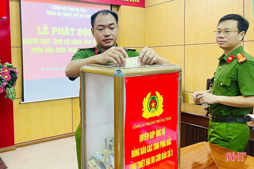 Hưởng ứng phát động của Ban Giám đốc Công an tỉnh, Công an TP Hà Tĩnh cũng đã tổ chức lễ phát động quyên góp, ủng hộ đồng bào các tỉnh phía Bắc trong toàn bộ cán bộ, chiến sĩ đơn vị tham gia. z5821775302207_c266f95e9e100d6ec4f11368a6d392ba.jpg