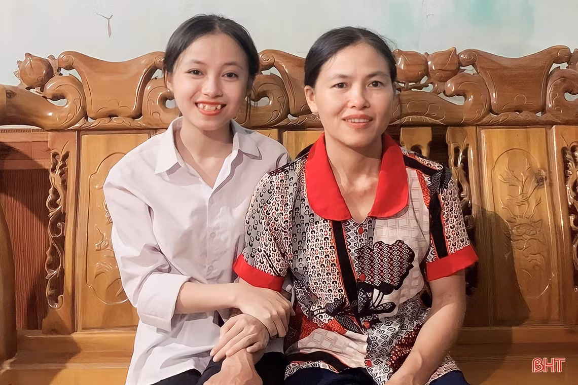 Gặp gỡ 2 thí sinh giành điểm 10 duy nhất môn Hóa học và Vật lý của Hà Tĩnh