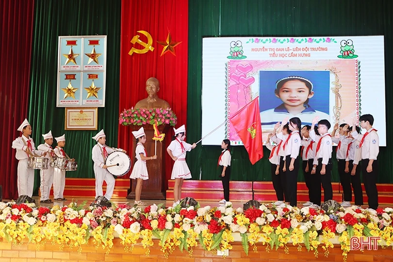 Trường Tiểu học Cẩm Bình giành giải nhất liên hoan chỉ huy đội giỏi huyện Cẩm Xuyên