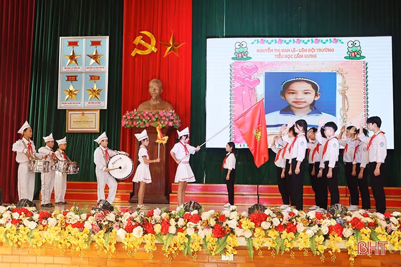 Trường Tiểu học Cẩm Bình giành giải nhất liên hoan chỉ huy đội giỏi huyện Cẩm Xuyên