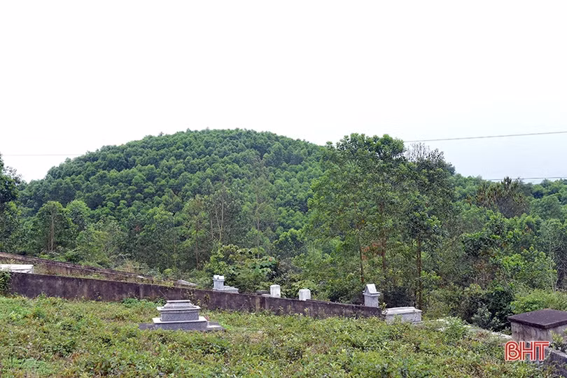 Ngăn chặn kịp thời tình trạng xẻ đất rừng làm nghĩa trang ở Hương Khê