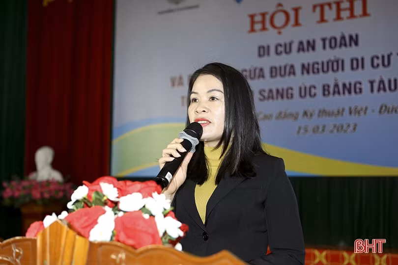 Học sinh, sinh viên Hà Tĩnh hào hứng tìm hiểu về di cư an toàn