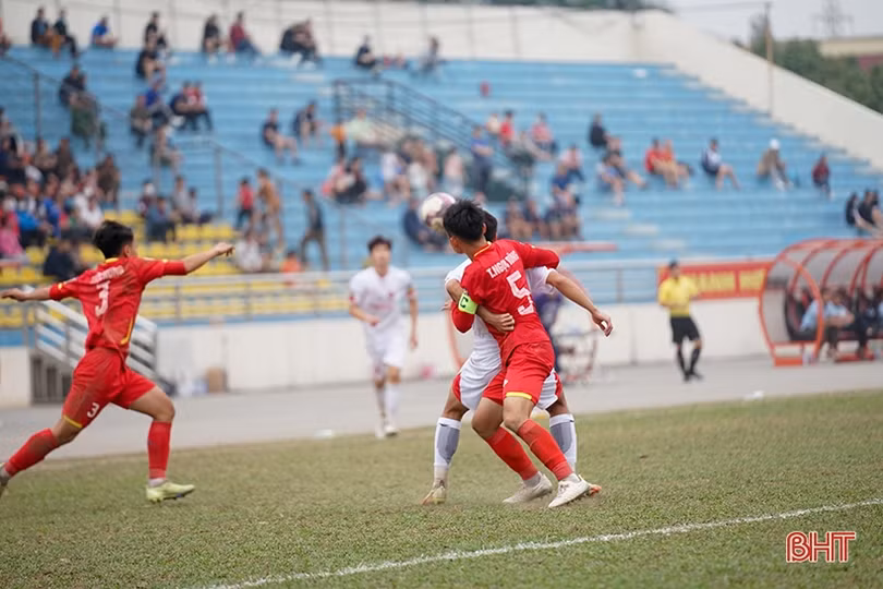 U17 Hồng Lĩnh Hà Tĩnh vẫn còn cơ hội 