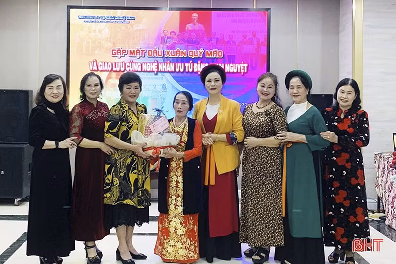 Nữ nghệ nhân 55 năm giữ gìn, phát huy dân ca ví, giặm ở Hà Tĩnh