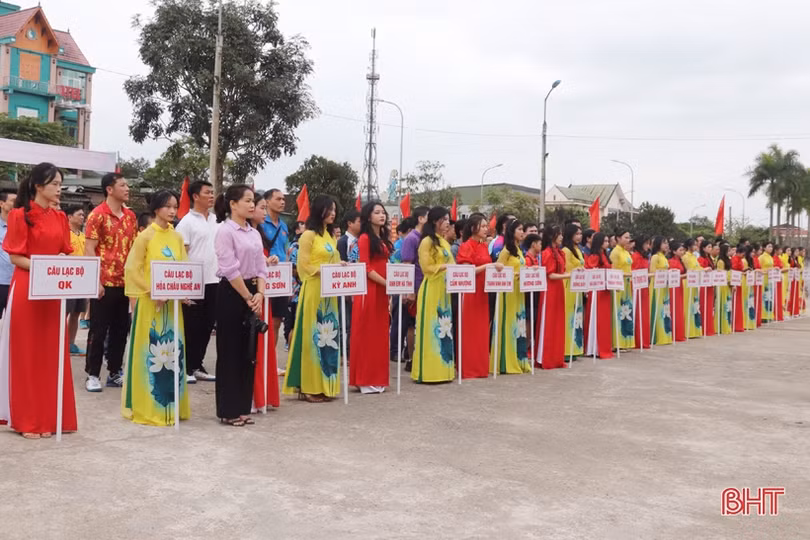 Hơn 200 VĐV tranh tài Giải Bóng bàn huyện Vũ Quang mở rộng