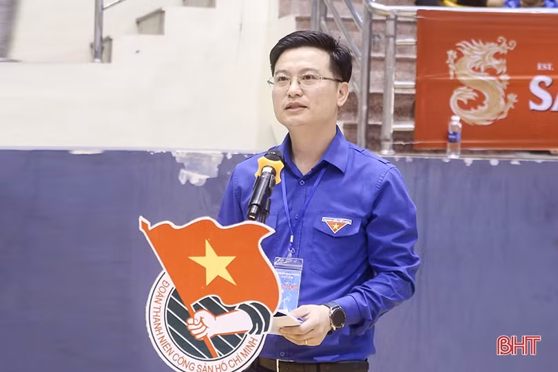 Khởi tranh Giải Bóng chuyền nam thanh niên Hà Tĩnh