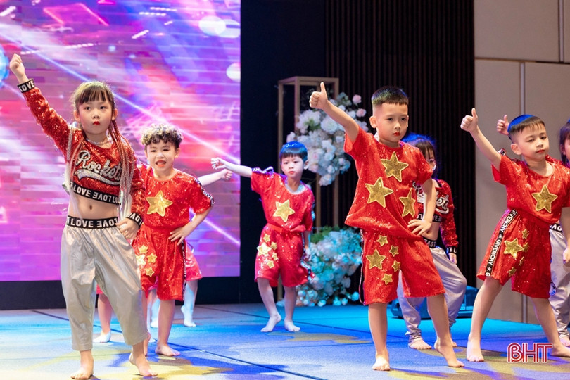 Ấn tượng chương trình “Shine your way” của Trường Mầm non Trung Kiên