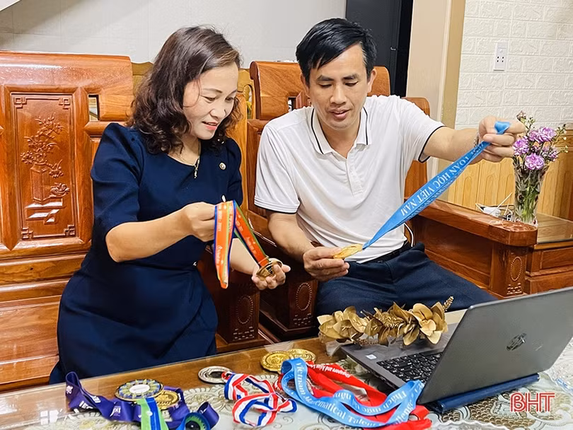 Hà Tĩnh: Niềm vui vô bờ của gia đình có hai con giành giải nhất, nhì học sinh giỏi quốc gia