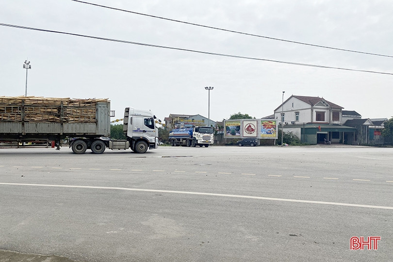 Sớm lắp đặt hệ thống đèn tín hiệu giao thông tại ngã tư đi khu kinh tế Vũng Áng