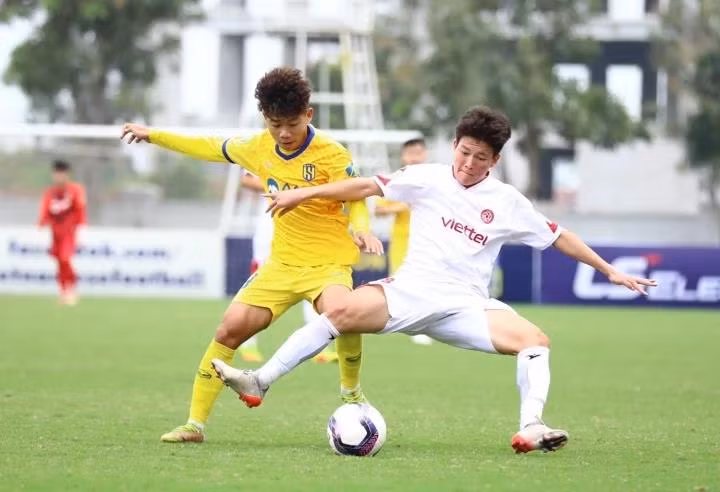 Xác định 2 đội bóng vào chung kết U17 Quốc gia