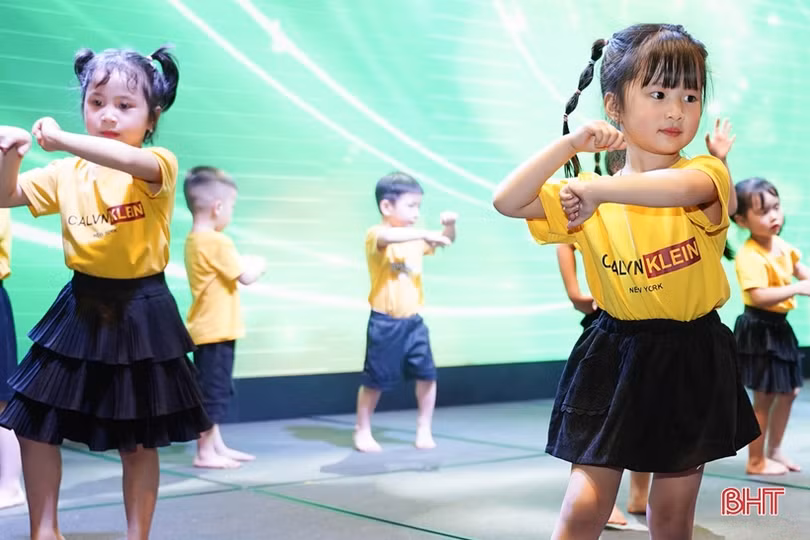 Ấn tượng chương trình “Shine your way” của Trường Mầm non Trung Kiên