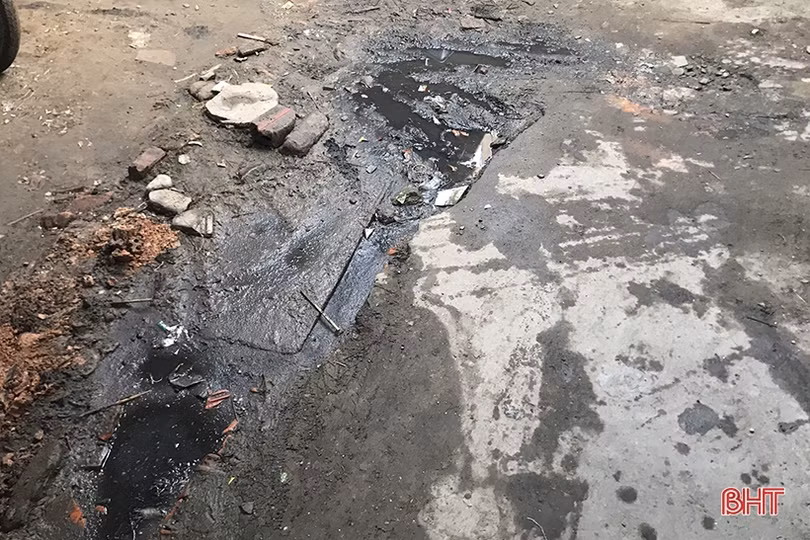 Cảnh tượng nhếch nhác khó tin ở chợ trung tâm huyện Nghi Xuân