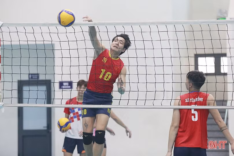 Nhiều gương mặt “ngoại hạng” dự Giải Bóng chuyền nam thanh niên Hà Tĩnh