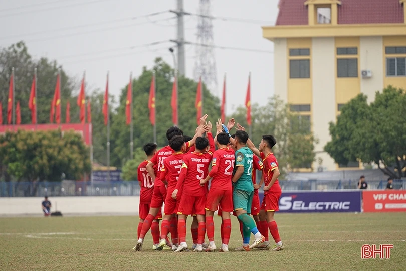 U17 Hồng Lĩnh Hà Tĩnh vẫn còn cơ hội 