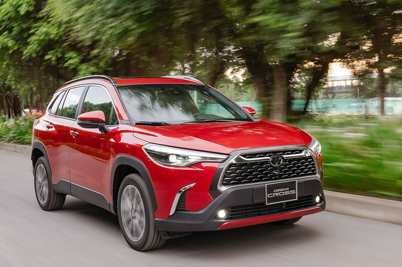 Giá lăn bánh Toyota Cross cập nhật tháng 3/2023