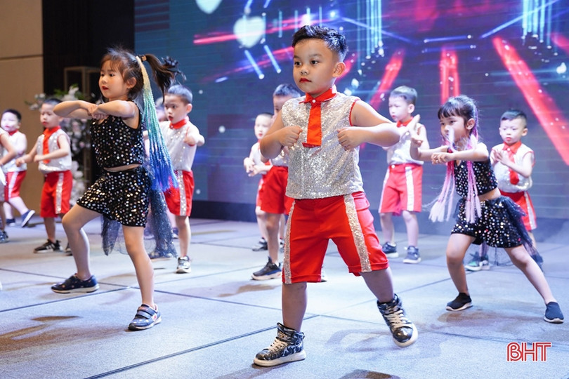 Ấn tượng chương trình “Shine your way” của Trường Mầm non Trung Kiên