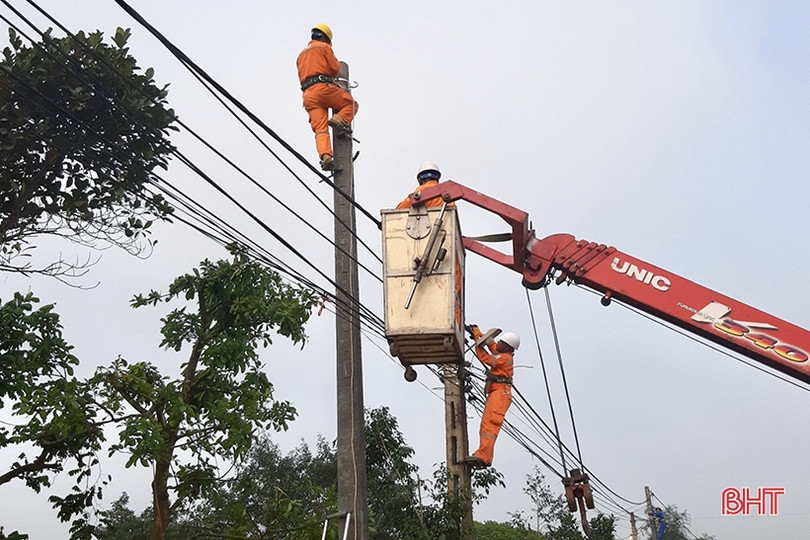 Ra quân chỉnh trang lưới điện, hưởng ứng Tháng Thanh niên ở Can Lộc