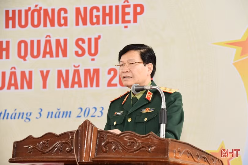 Học viện Quân y hướng nghiệp tuyển sinh quân sự cho học sinh Hà Tĩnh