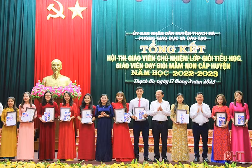 Thạch Hà công nhận 144 giáo viên chủ nhiệm lớp giỏi tiểu học, giáo viên dạy giỏi mầm non
