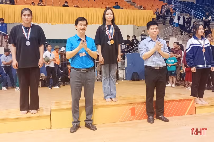 Mùa thể thao đầy ấn tượng của một ngôi trường làng ở Hà Tĩnh