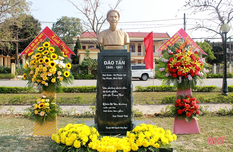 Can Lộc tổ chức lễ đặt tượng danh nhân Đào Tấn tại công viên Tuy Phước