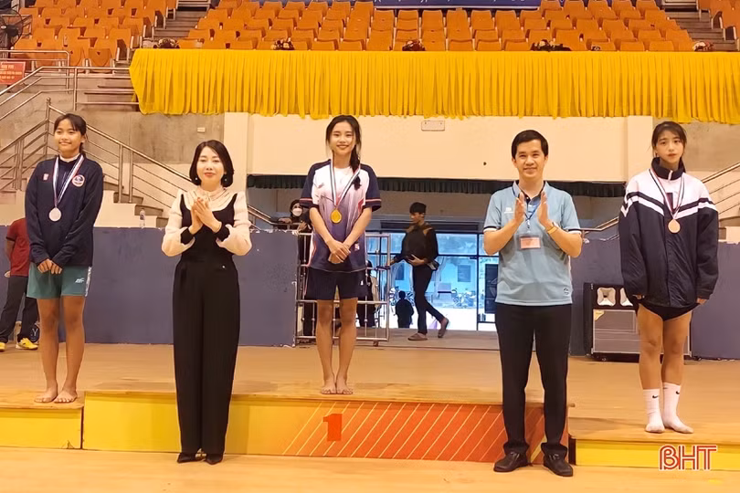 Mùa thể thao đầy ấn tượng của một ngôi trường làng ở Hà Tĩnh