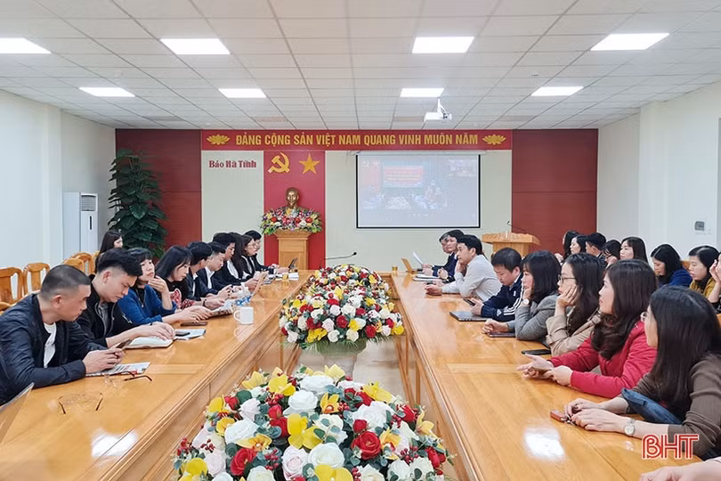 Hơn 6.000 cán bộ, đảng viên Đảng bộ Khối CCQ&DN Hà Tĩnh học tập chuyên đề học Bác năm 2023