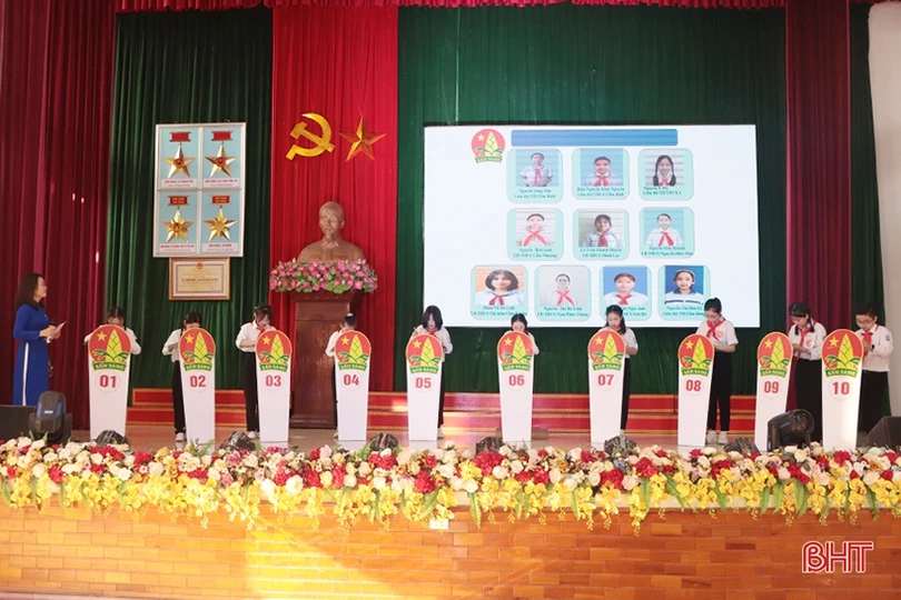 Trường Tiểu học Cẩm Bình giành giải nhất liên hoan chỉ huy đội giỏi huyện Cẩm Xuyên