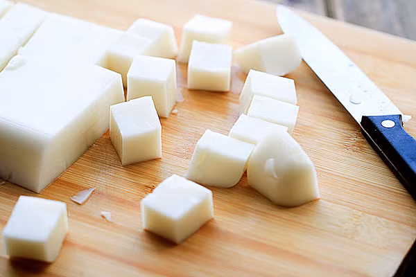 Làm thạch hạnh nhân thơm mát giải nhiệt ngày nắng cháy