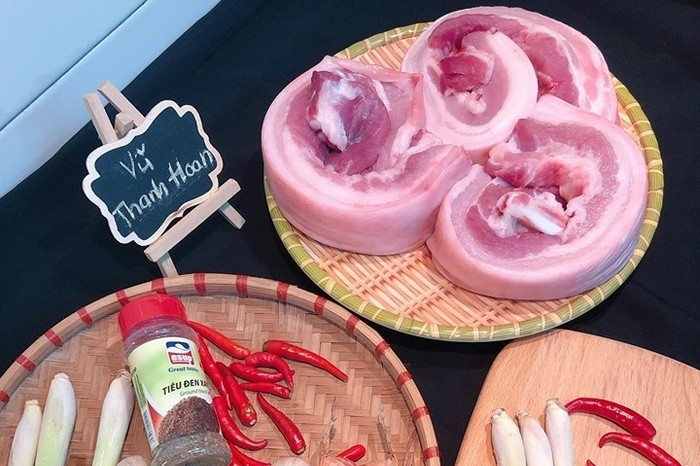 Tranh thủ nắng hè làm thịt ba chỉ một nắng ngon “đừng hỏi”