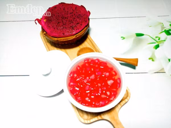 Nắng nóng, làm chè hạt lựu từ quả thanh long giòn dai giải nhiệt