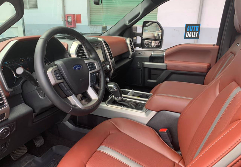 Ford F-150 Platinum 2019 bản máy dầu đầu tiên về Việt Nam