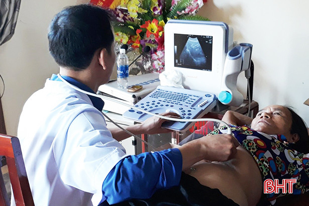 Quỹ Thiện tâm Vingroup giúp hơn 400 người dân Hà Tĩnh được khám, cấp thuốc miễn phí