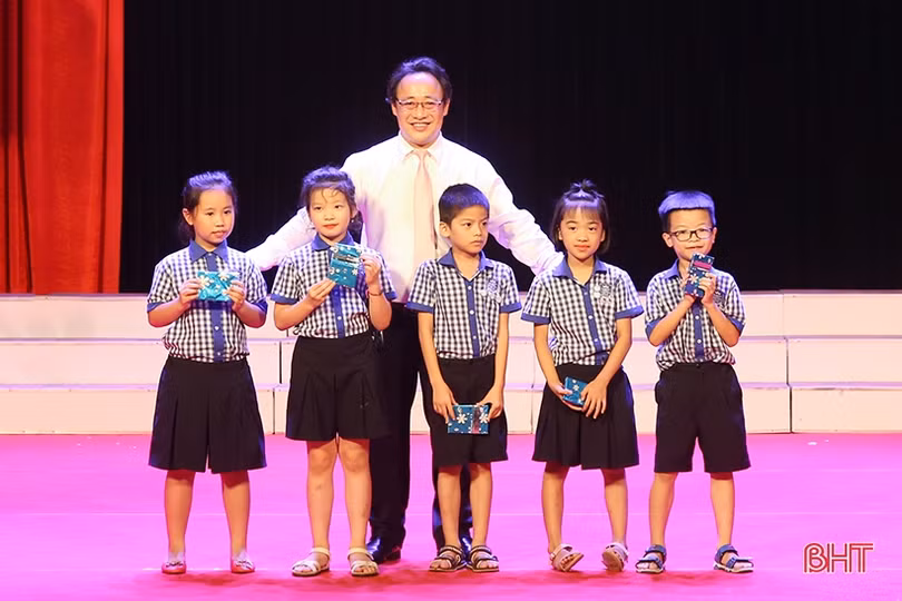 Học sinh Albert Einstein đoàn kết, yêu thương, tự tin và sáng tạo