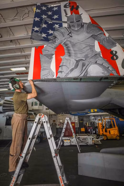 Cận cảnh dàn khí tài Mỹ điều đến Trung Đông giữa lúc căng thẳng với Iran