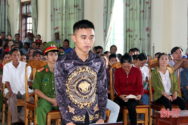 Mua ma túy về “phê”, lĩnh án 12 tháng tù