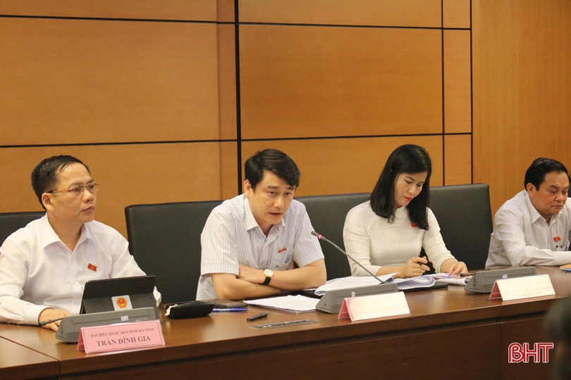 Đoàn ĐBQH Hà Tĩnh góp ý Luật Kinh doanh bảo hiểm và Luật Sở hữu trí tuệ