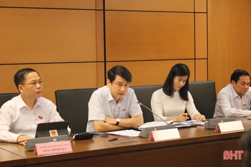 Đoàn ĐBQH Hà Tĩnh góp ý Luật Kinh doanh bảo hiểm và Luật Sở hữu trí tuệ