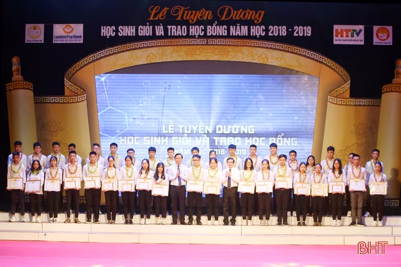 ­­ Hà Tĩnh đứng đầu cả nước về tỷ lệ học sinh đạt giải quốc gia