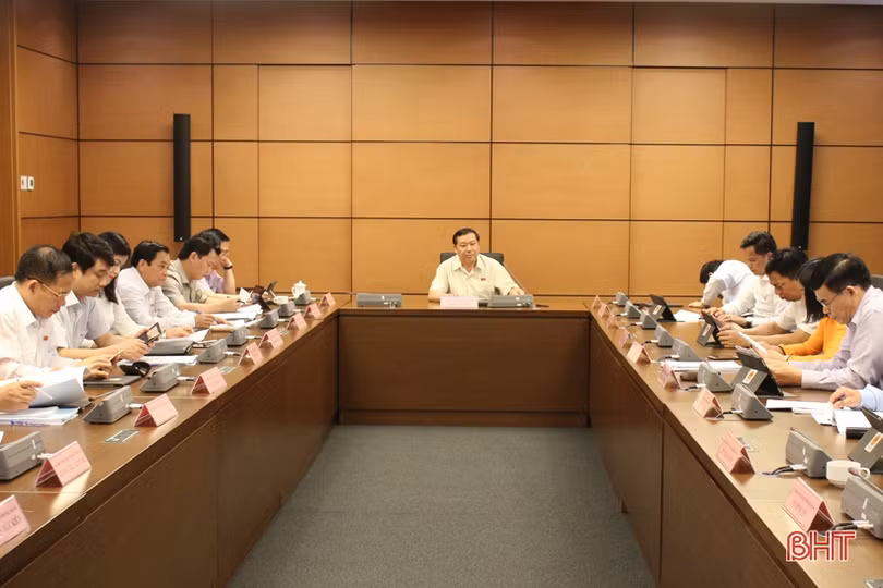 Đoàn ĐBQH Hà Tĩnh góp ý Luật Kinh doanh bảo hiểm và Luật Sở hữu trí tuệ