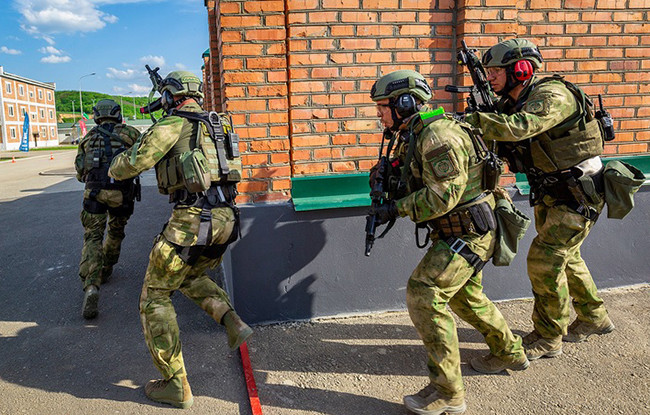 Chùm ảnh về đào tạo lực lượng đặc nhiệm của Nga