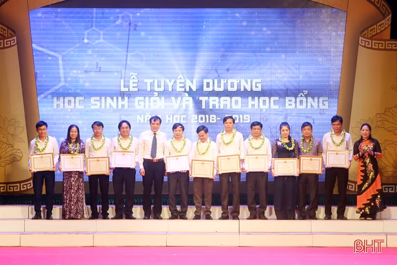 ­­ Hà Tĩnh đứng đầu cả nước về tỷ lệ học sinh đạt giải quốc gia