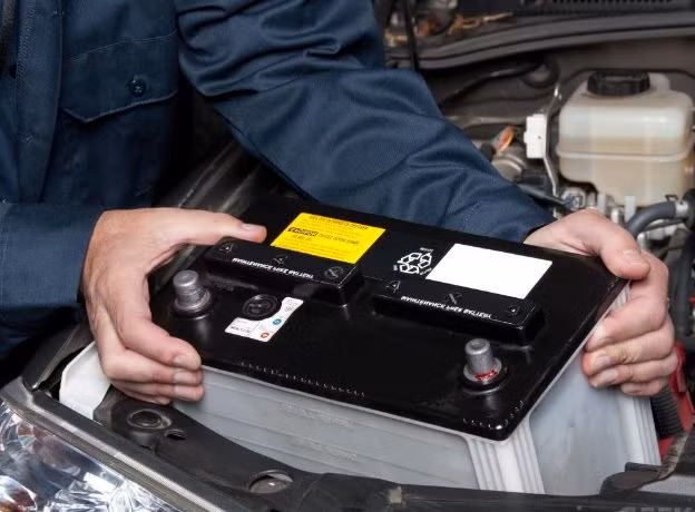 Đỗ xe dưới trời nắng nóng cần chú ý đến những bộ phận nào?