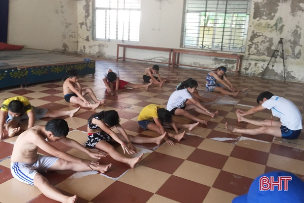 Phòng tránh xâm hại, đuối nước cho trẻ em huyện miền núi Hà Tĩnh