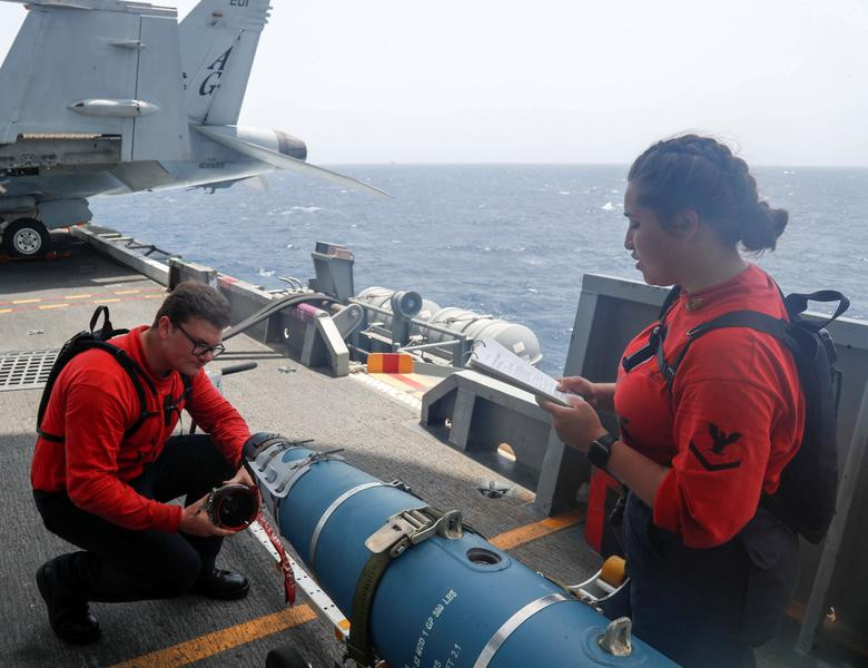 Cận cảnh dàn khí tài Mỹ điều đến Trung Đông giữa lúc căng thẳng với Iran